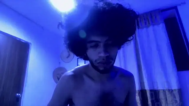 Snapshot of sweet_tippot chatting on February 2025 03:04:02 AM sweet tippot online show from February 2025 03:04:02 AM