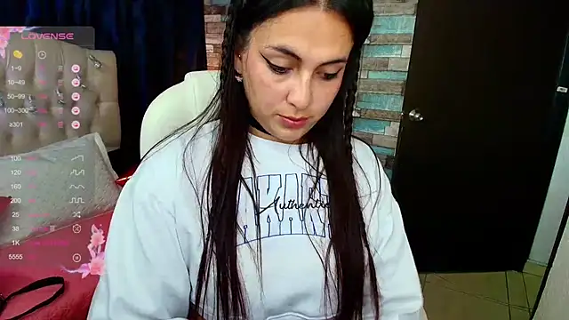 Snapshot of sofiasex99 chatting on March 2025 02:05:02 AM sofiasex99 online show from March 2025 02:05:02 AM