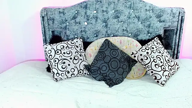  snopyy  online show from September 2025 01:38:01 PM
