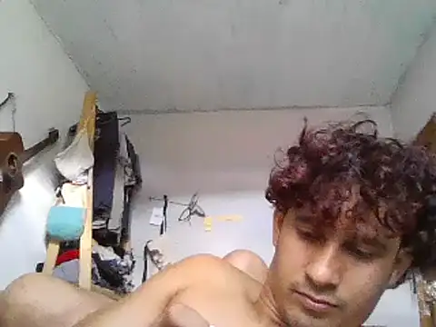 Snapshot of pedrodavid_ chatting on February 2025 06:04:01 PM pedrodavid  online show from February 2025 06:04:01 PM