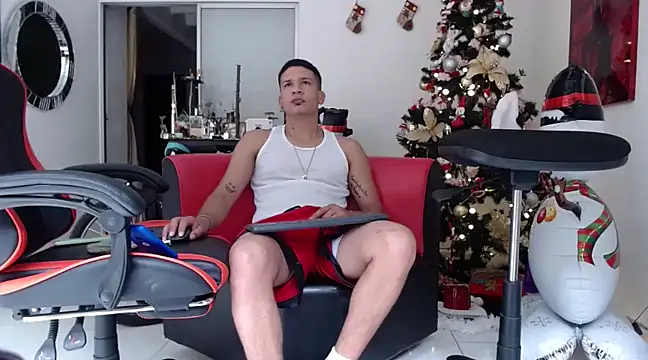 Snapshot of damiam_fiery chatting on December 2024 05:12:01 PM damiam fiery online show from December 2024 05:12:01 PM