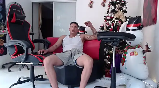 Snapshot of damiam_fiery chatting on December 2024 01:38:02 PM damiam fiery online show from December 2024 01:38:02 PM