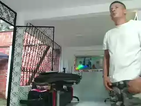 Snapshot of damiam_fiery chatting on February 2025 10:31:01 PM damiam fiery online show from February 2025 10:31:01 PM