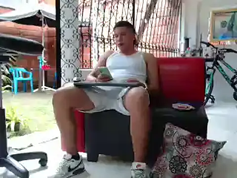 Snapshot of damiam_fiery chatting on February 2025 06:26:02 PM damiam fiery online show from February 2025 06:26:02 PM