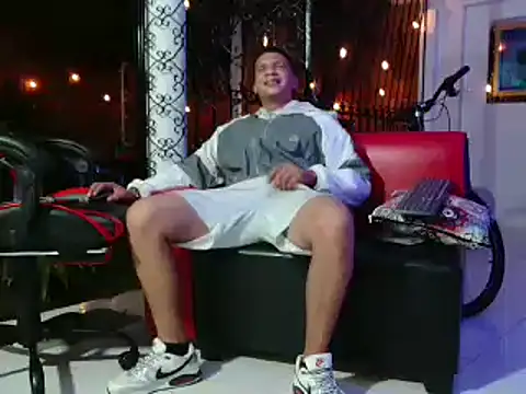 Snapshot of damiam_fiery chatting on February 2025 04:24:02 AM damiam fiery online show from February 2025 04:24:02 AM