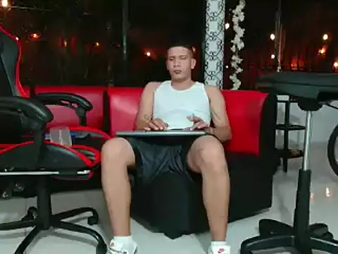 Snapshot of damiam_fiery chatting on March 2025 04:24:01 AM damiam fiery online show from March 2025 04:24:01 AM