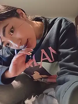 ThailyCherry online show from February 2026 09:57:01 PM