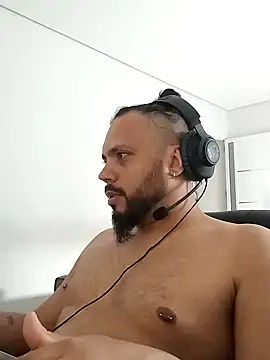 Snapshot of morenindarola chatting on January 2025 08:30:01 PM morenindarola online show from January 2025 08:30:01 PM