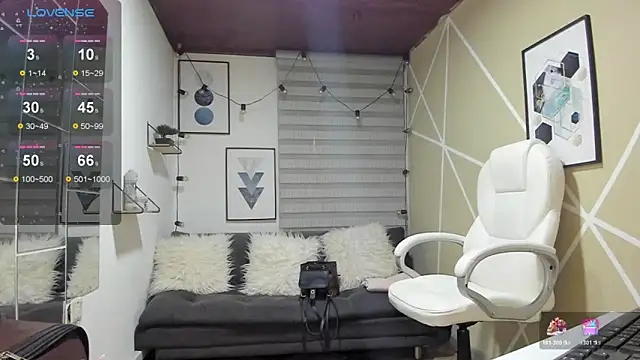 Enma  clark online show from March 2026 04:05:02 AM