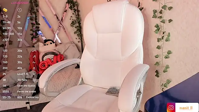 Snapshot of Punkys_ chatting on November 2025 12:32:02 AM Punkys online show from November 2025 12:32:02 AM