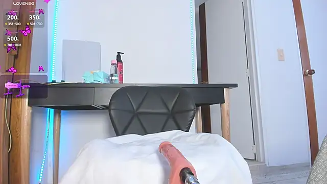 lily evil online show from February 2026 05:52:01 PM