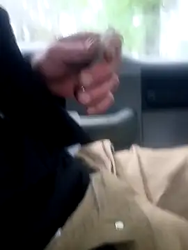 otterlover123 online show from April 2026 01:25:02 PM