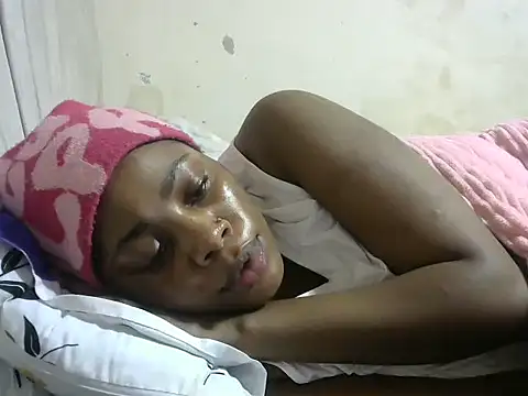 Snapshot of sweetgirlDora chatting on October 2025 08:29:01 PM sweetgirlDora online show from October 2025 08:29:01 PM