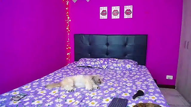 Snapshot of Zaratattoox chatting on December 2024 09:50:02 AM Zaratattoox online show from December 2024 09:50:02 AM