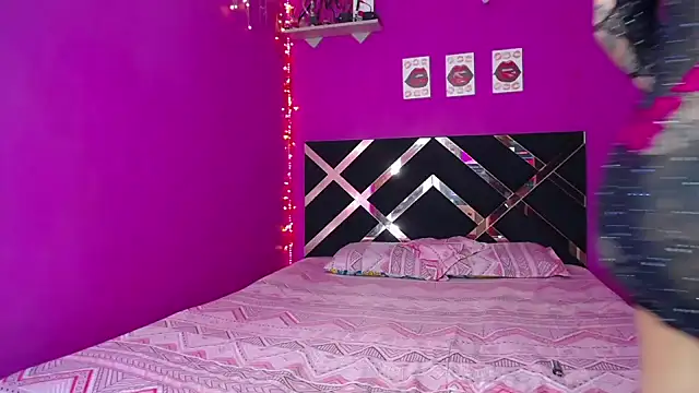 Snapshot of Zaratattoox chatting on January 2025 06:05:02 AM Zaratattoox online show from January 2025 06:05:02 AM