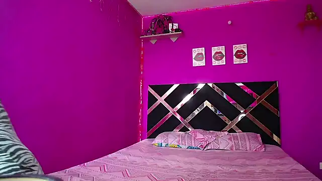 Snapshot of Zaratattoox chatting on February 2025 08:13:01 PM Zaratattoox online show from February 2025 08:13:01 PM