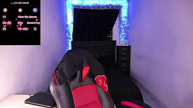 Snapshot of Mariana_Hasper_ chatting on February 2025 11:41:02 PM Mariana Hasper online show from February 2025 11:41:02 PM