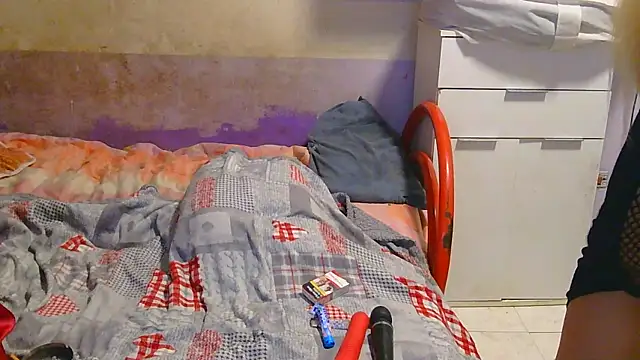 Snapshot of couplemilf2 chatting on January 2025 08:15:01 PM couplemilf2 online show from January 2025 08:15:01 PM