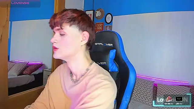 VladHellsing4 online show from February 2025 02:37:01 PM