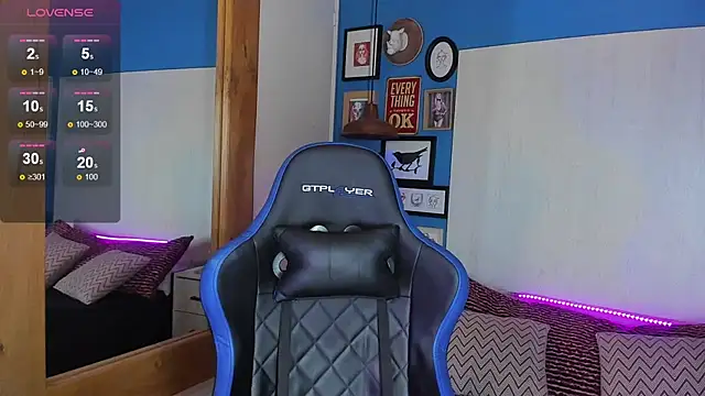 VladHellsing4 online show from February 2025 02:46:01 PM