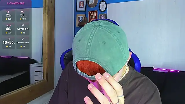 VladHellsing4 online show from September 2025 02:17:01 PM