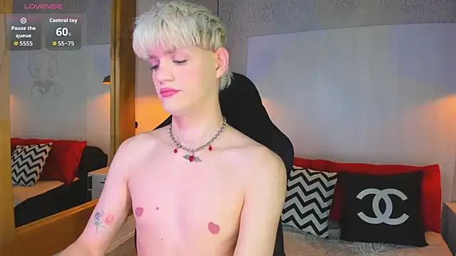 Snapshot of VladHellsing4 chatting on February 2026 01:51:01 PM VladHellsing4 online show from February 2026 01:51:01 PM