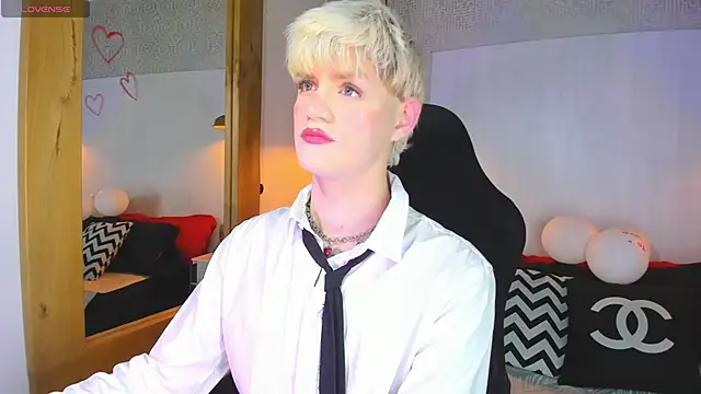 Snapshot of VladHellsing4 chatting on February 2026 02:25:01 PM VladHellsing4 online show from February 2026 02:25:01 PM