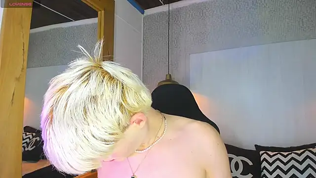 Snapshot of VladHellsing4 chatting on February 2026 09:38:01 PM VladHellsing4 online show from February 2026 09:38:01 PM