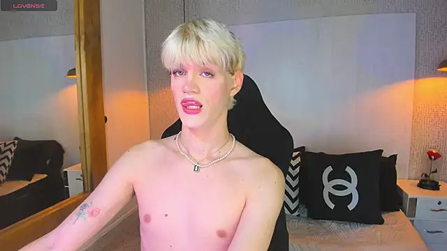 Snapshot of VladHellsing4 chatting on March 2026 02:34:01 PM VladHellsing4 online show from March 2026 02:34:01 PM