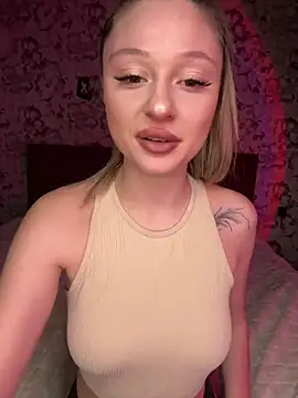 Snapshot of Kimsweet7 chatting on December 2024 06:18:02 PM Kimsweet7 online show from December 2024 06:18:02 PM