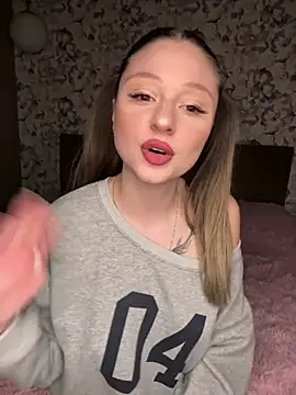 Snapshot of Kimsweet7 chatting on January 2025 05:30:02 PM Kimsweet7 online show from January 2025 05:30:02 PM