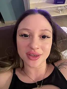 Snapshot of Kimsweet7 chatting on January 2025 09:14:02 PM Kimsweet7 online show from January 2025 09:14:02 PM