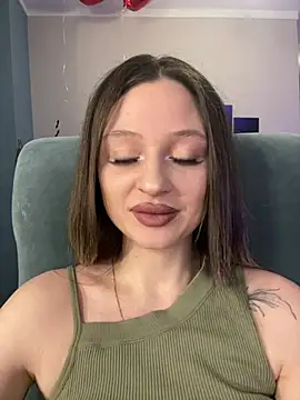 Snapshot of Kimsweet7 chatting on February 2025 05:07:01 PM Kimsweet7 online show from February 2025 05:07:01 PM