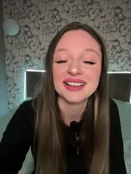 Snapshot of Kimsweet7 chatting on March 2025 06:11:02 PM Kimsweet7 online show from March 2025 06:11:02 PM