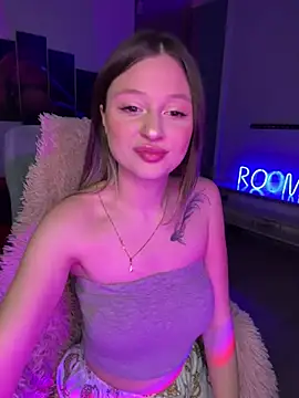 Snapshot of Kimsweet7 chatting on March 2025 06:04:02 PM Kimsweet7 online show from March 2025 06:04:02 PM