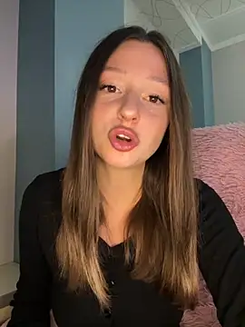 Snapshot of Kimsweet7 chatting on October 2025 06:05:02 PM Kimsweet7 online show from October 2025 06:05:02 PM