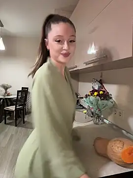 Snapshot of Kimsweet7 chatting on November 2025 06:08:01 PM Kimsweet7 online show from November 2025 06:08:01 PM