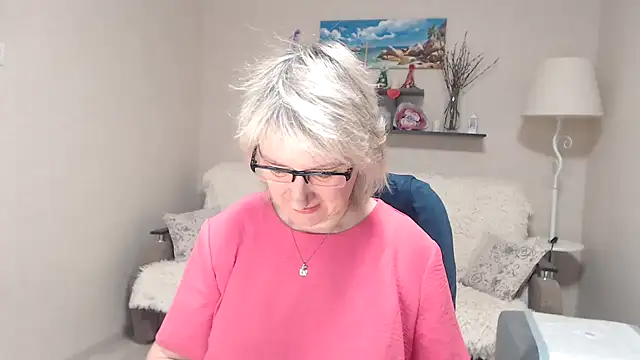 Snapshot of FleurMays chatting on April 2026 03:37:02 AM FleurMays online show from April 2026 03:37:02 AM