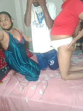 Snapshot of ArishaCouple chatting on December 2024 06:03:02 AM ArishaCouple online show from December 2024 06:03:02 AM