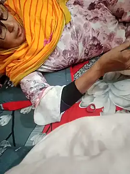 Snapshot of ArishaCouple chatting on December 2024 09:50:02 AM ArishaCouple online show from December 2024 09:50:02 AM