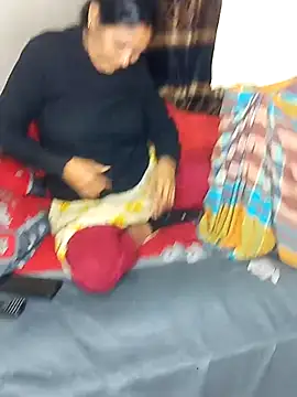 Snapshot of ArishaCouple chatting on February 2025 07:07:02 AM ArishaCouple online show from February 2025 07:07:02 AM