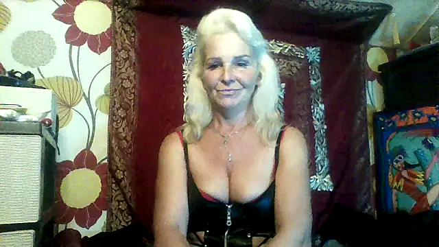 CassandraSandra44 online show from November 2025 05:01:02 PM