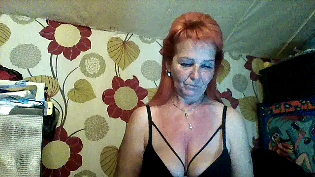 CassandraSandra44 online show from April 2026 04:52:01 PM