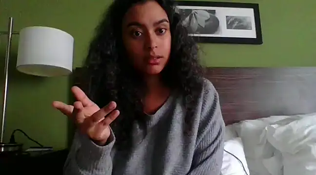 cinnaminnie online show from January 2025 04:02:02 PM