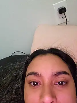 cinnaminnie online show from December 2025 05:42:01 PM