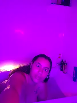 cinnaminnie online show from March 2026 04:30:02 PM