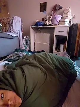 cinnaminnie online show from April 2026 03:16:01 PM