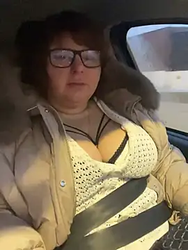 Snapshot of Tania-myr87_ZD chatting on December 2024 02:01:02 AM Tania-myr87 ZD online show from December 2024 02:01:02 AM