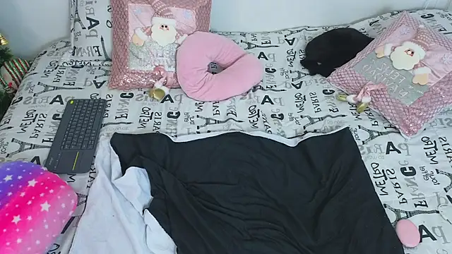 Lorenne Miller online show from December 2024 09:58:02 PM