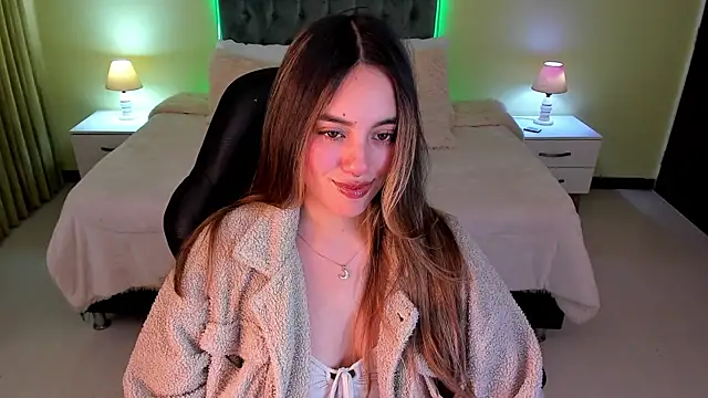  Charlotte evans 1 online show from April 2026 08:03:01 PM